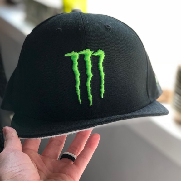 monster energy snapback
